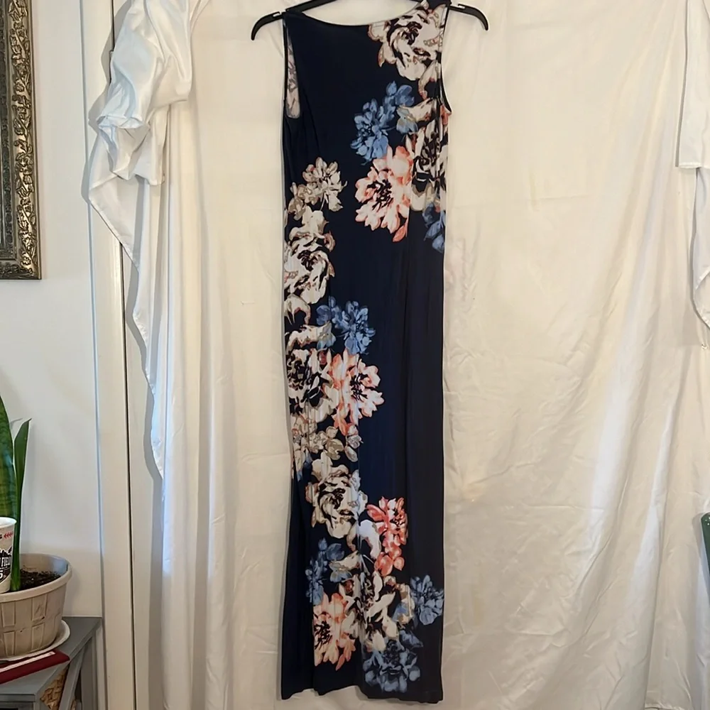 Navy blue maxi floral dress. Size medium. Tommy bahama brand. - Picture 3 of 4